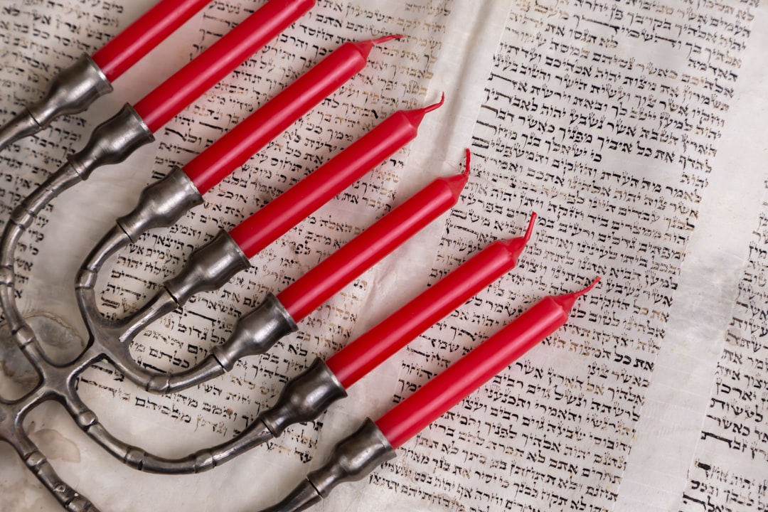 Photo Torah and Bible