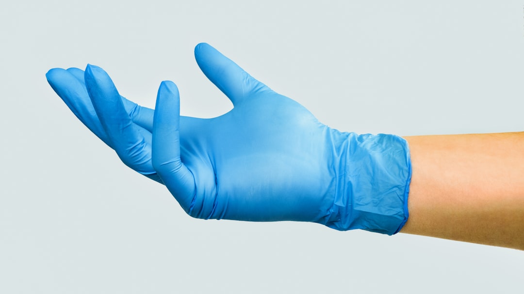 Zastosowanie runy ochronne w praktyce 1 Photo protective gloves